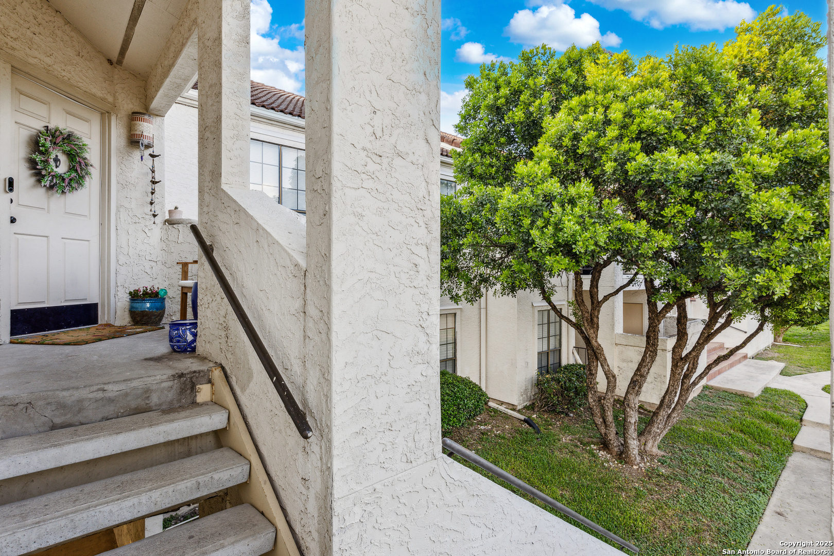 2255 Thousand Oaks 101