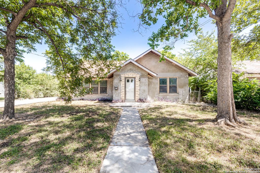 Photo of 1409 Kentucky, San Antonio, TX 78201 (MLS # 1889991)