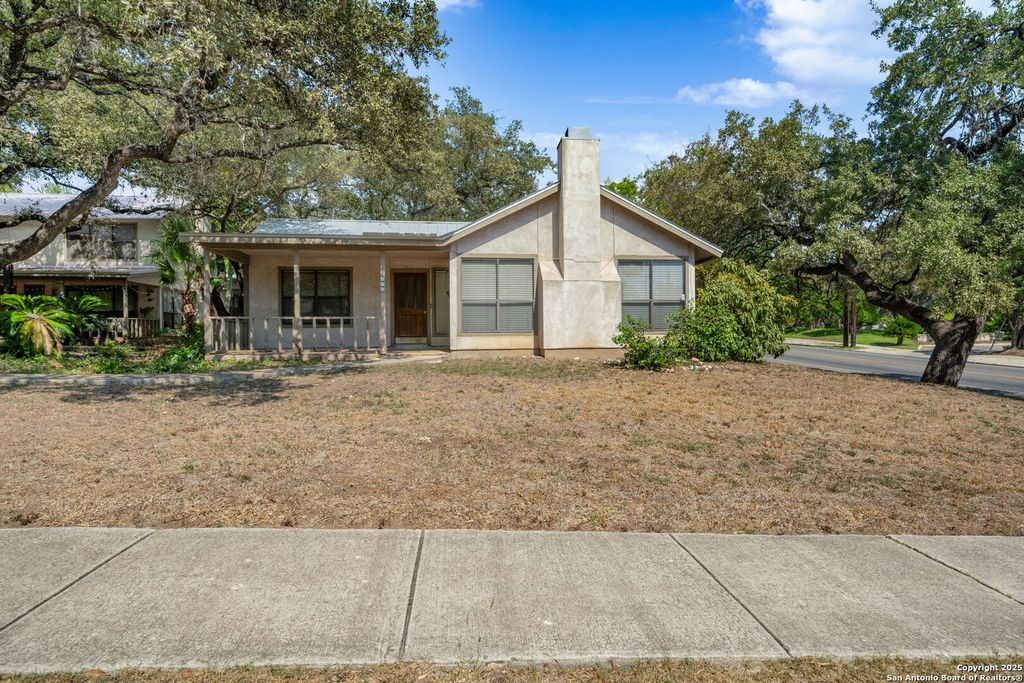 Photo of 145 E Summit Ave, San Antonio, TX 78212 (MLS # 1916274)