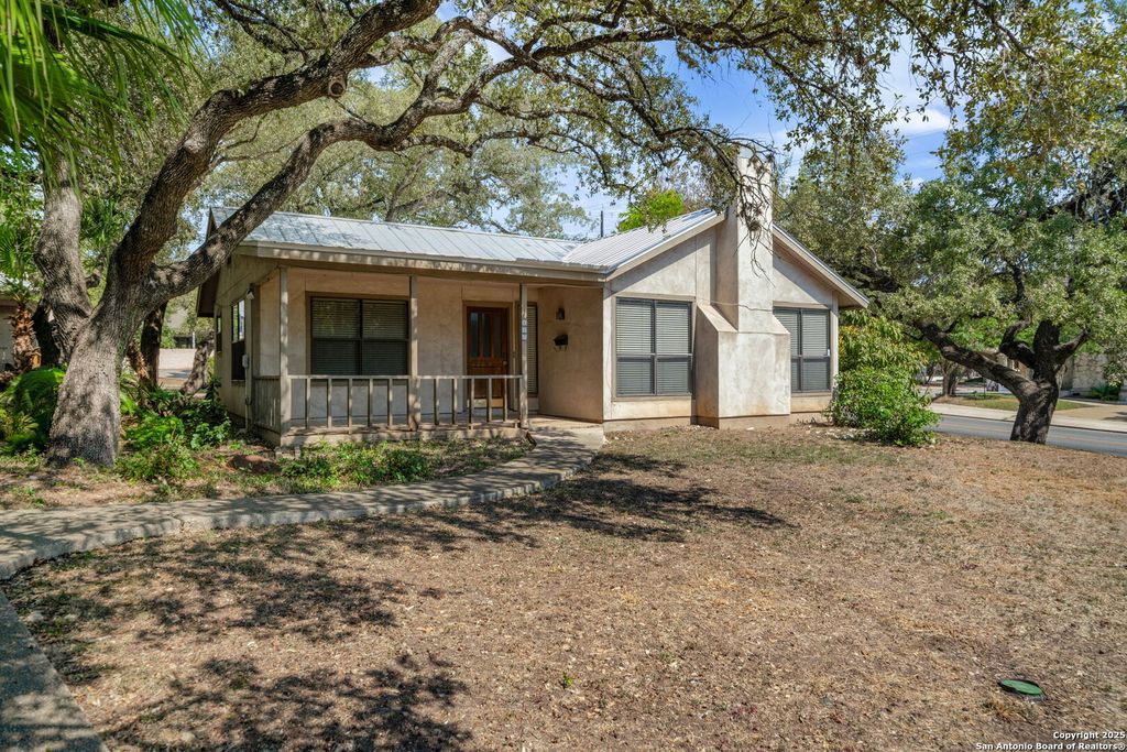 Photo of 145 E Summit Ave, San Antonio, TX 78212 (MLS # 1916274)