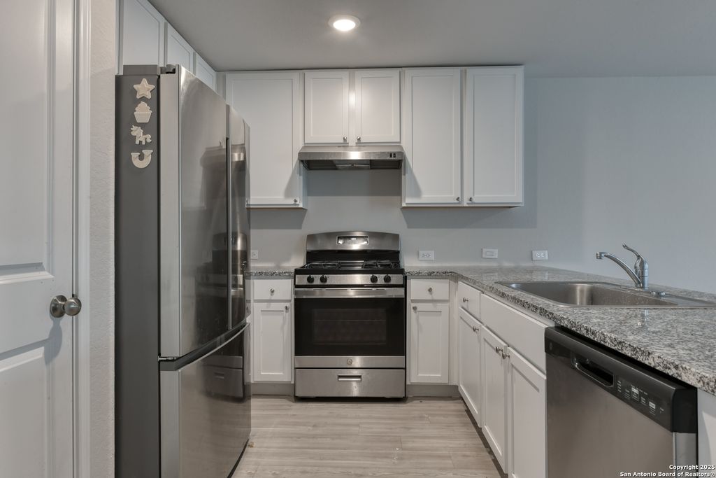 Photo of 8535 Western Tanager, San Antonio, TX 78245 (MLS # 1925115)