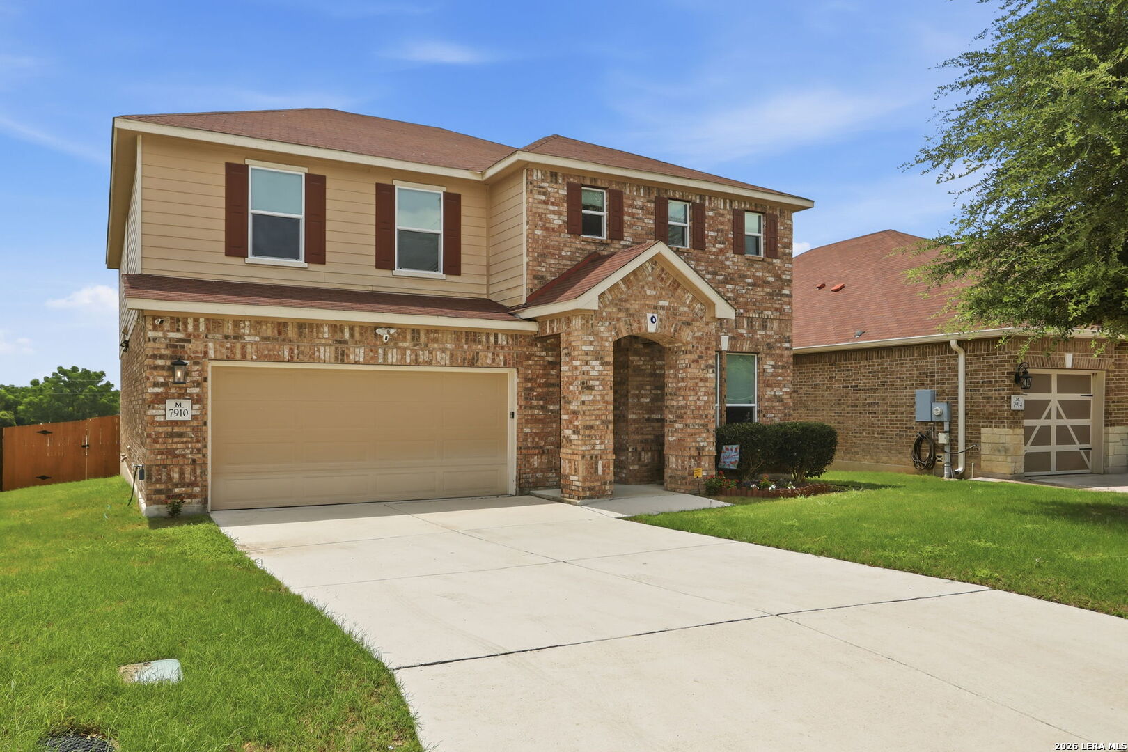 Photo 1 of 32 — 7910 EMMELINE DR, Boerne, TX 78015
