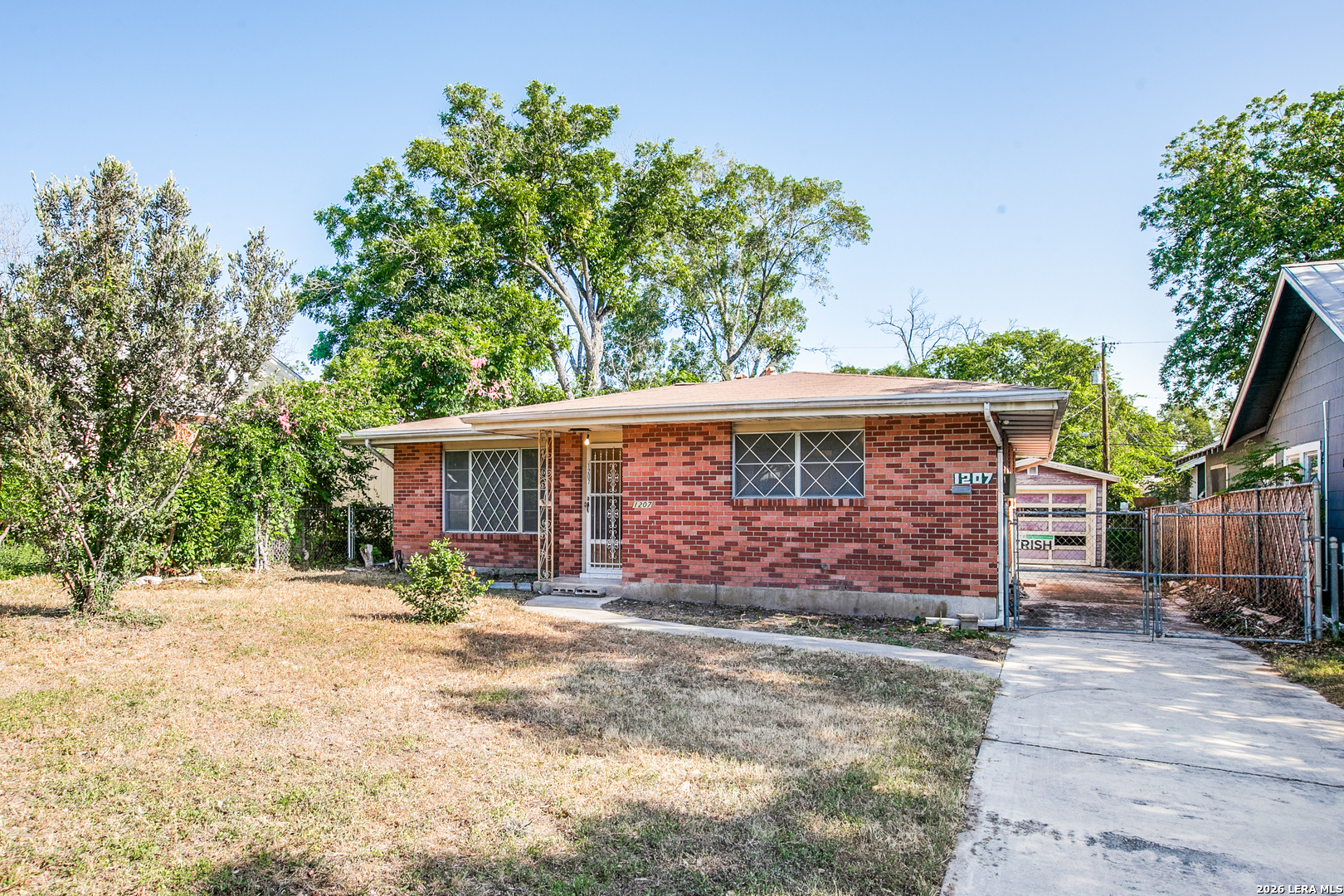 Photo 1 of 25 — 1207 HAMMOND AVE, San Antonio, TX 78210
