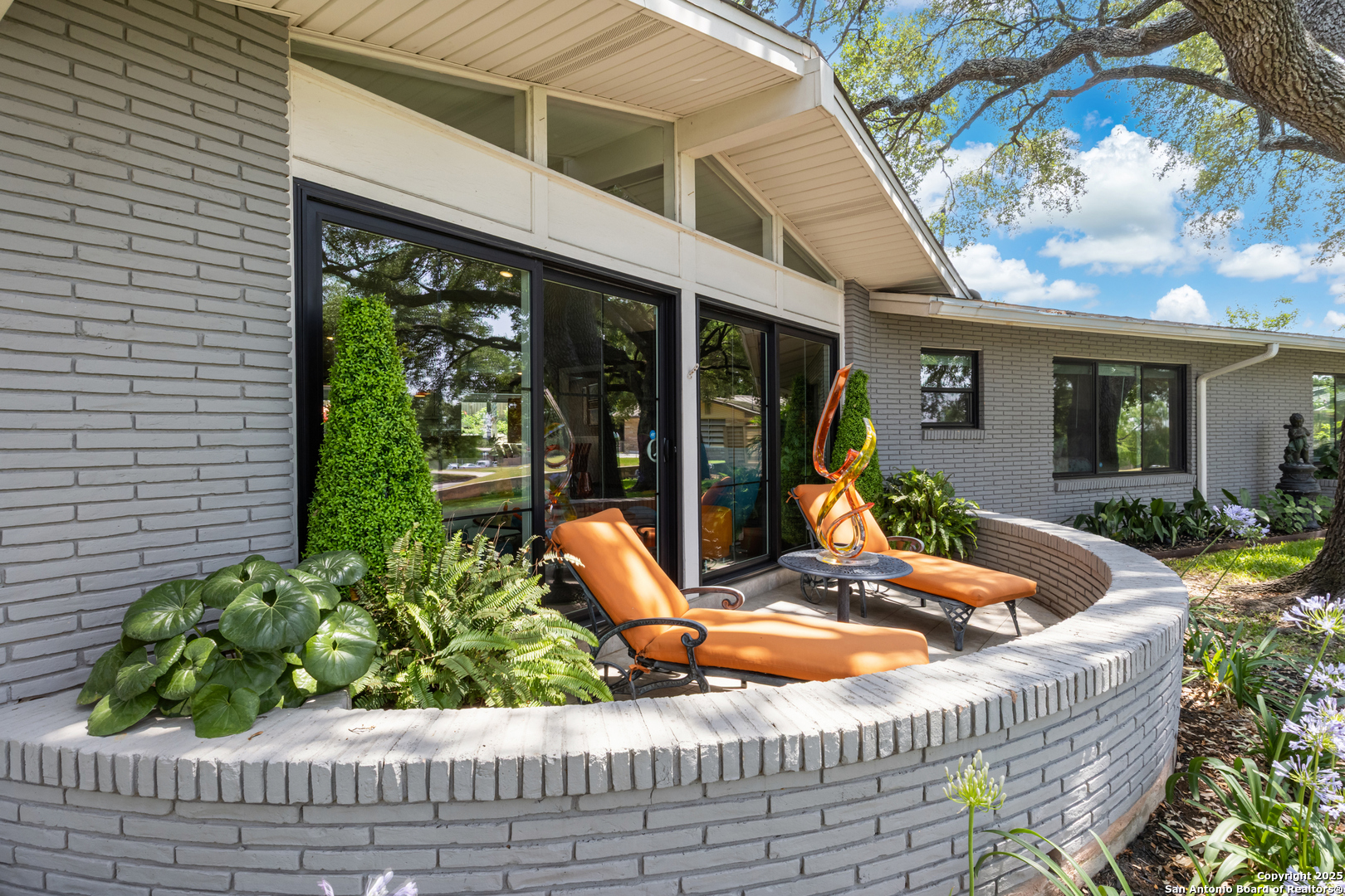 323 Lakeridge