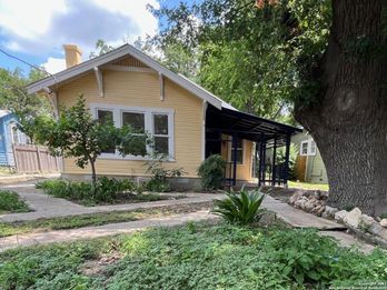 Single Family Residence at 519 E Huisache