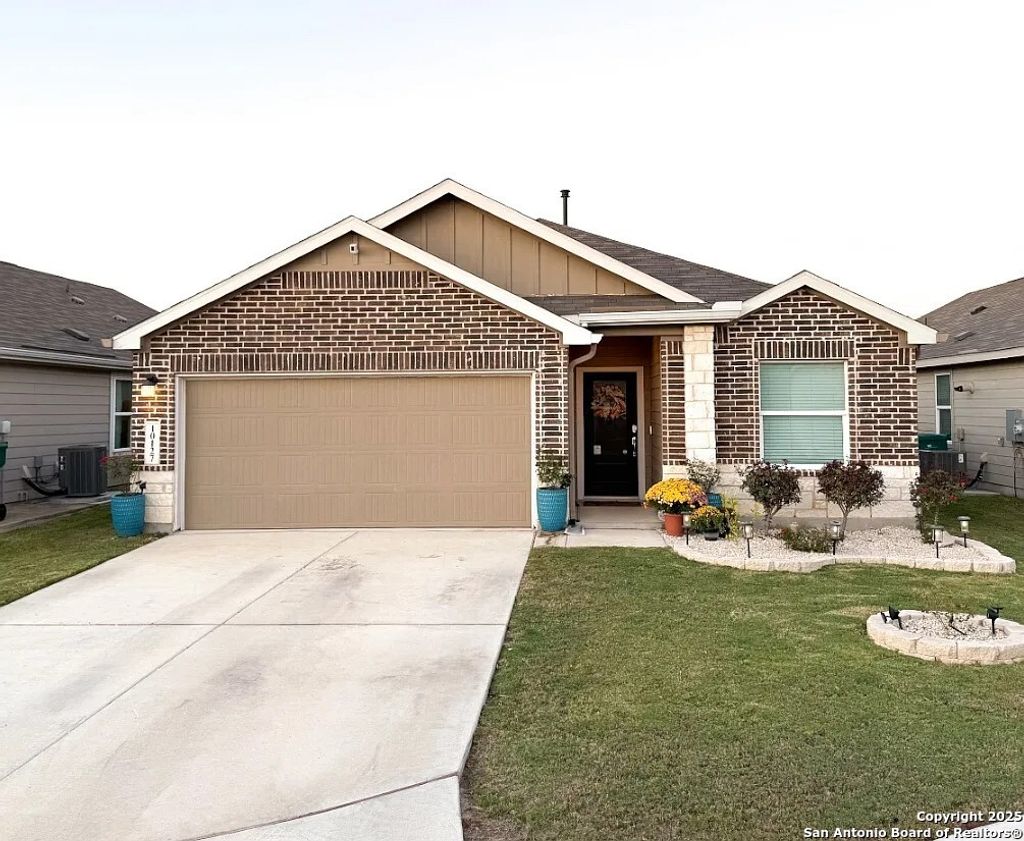 Photo of 10127 Helios, Converse, TX 78109 (MLS # 1925814)
