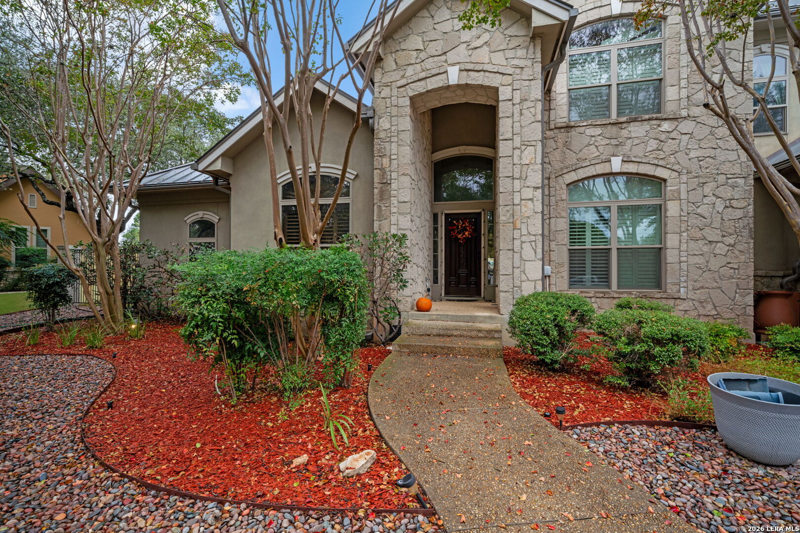 31 Royal Waters Dr