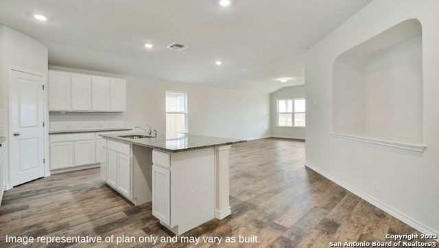 640 Sumpter Banks
