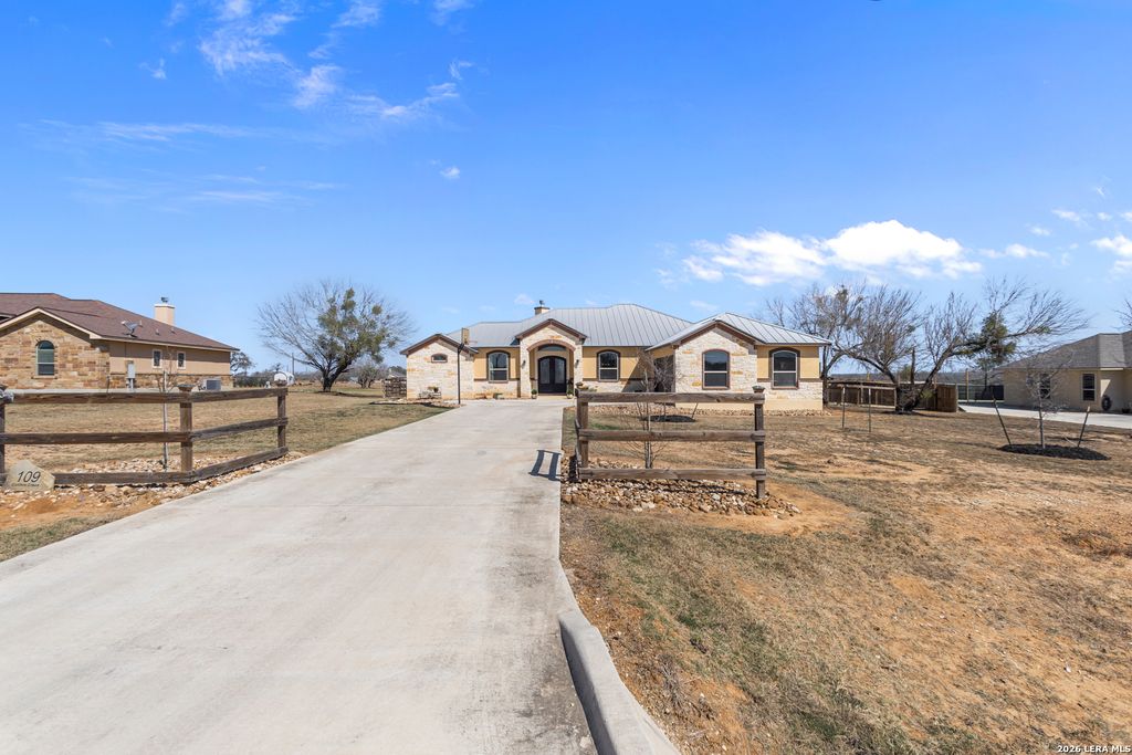 Photo of 109 Colibro Creek, La Vernia, TX 78121 (MLS # 1944448)