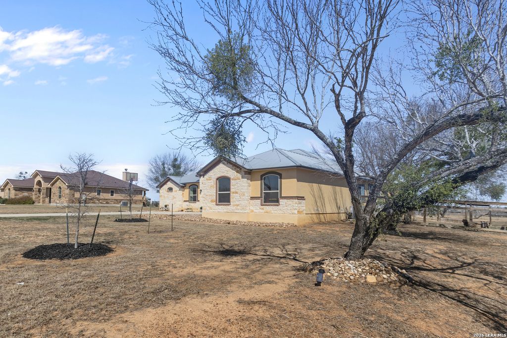 Photo of 109 Colibro Creek, La Vernia, TX 78121 (MLS # 1944448)