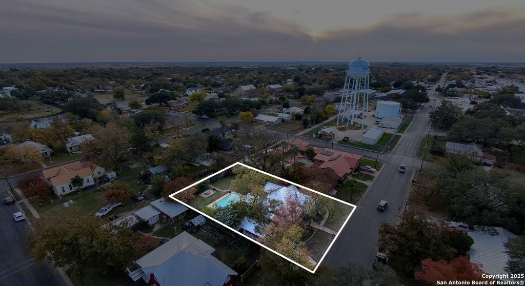 Photo of 805 20th, Hondo, TX 78861 (MLS # 1930065)