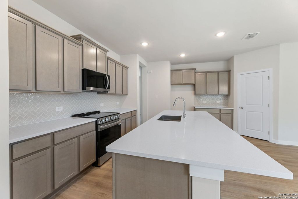 Photo of 773 Whitman, New Braunfels, TX 78130 (MLS # 1939903)