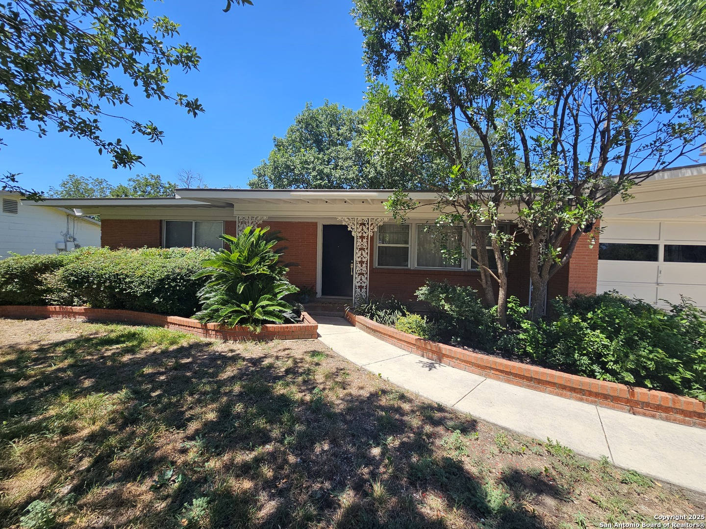 201 Trudy Ln