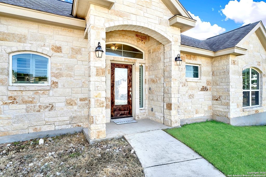 Photo of 113 Ridgecrest, Floresville, TX 78114 (MLS # 1898152)