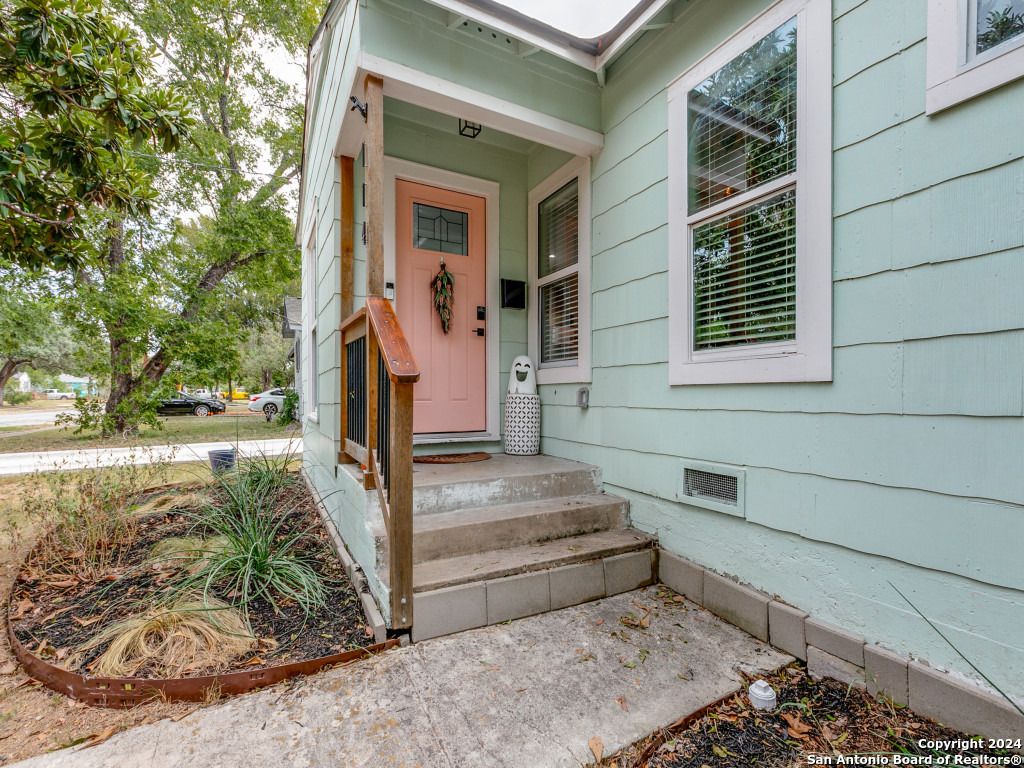 Photo of 114 New Haven, San Antonio, TX 78209 (MLS # 1881883)