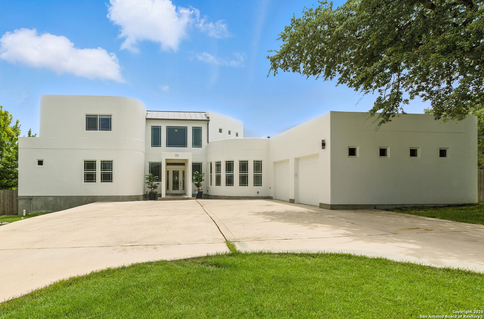 910 Silent Hollow