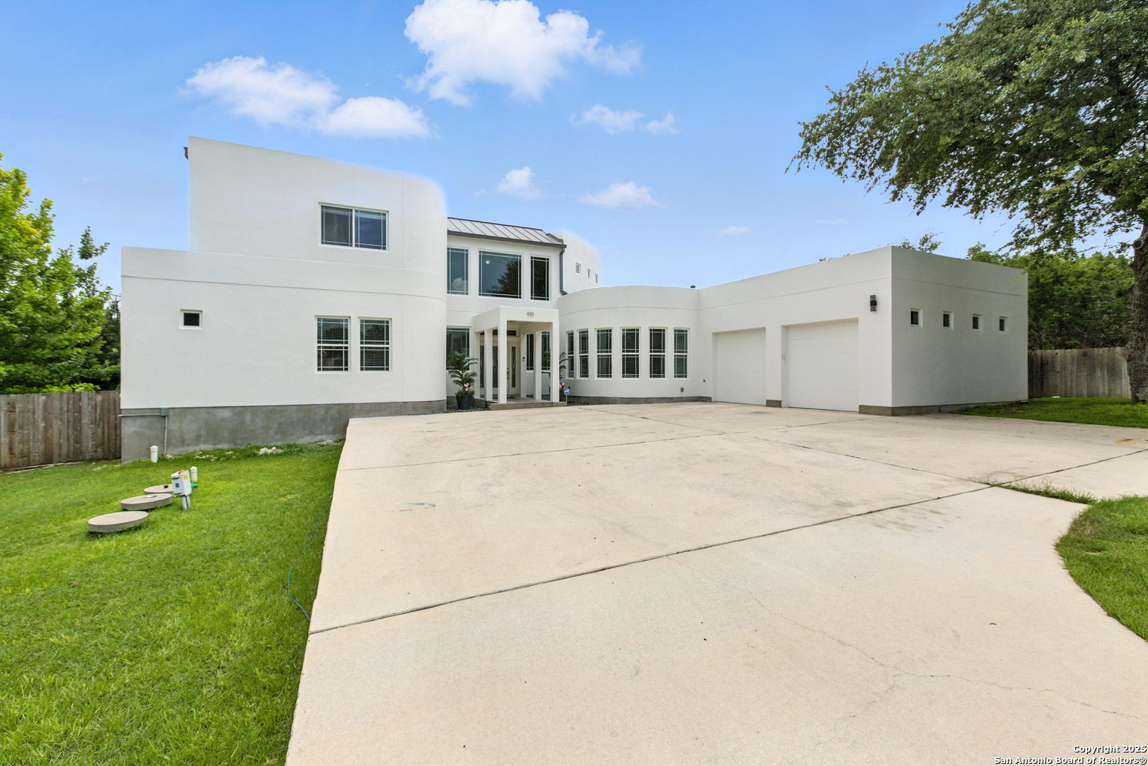 910 Silent Hollow