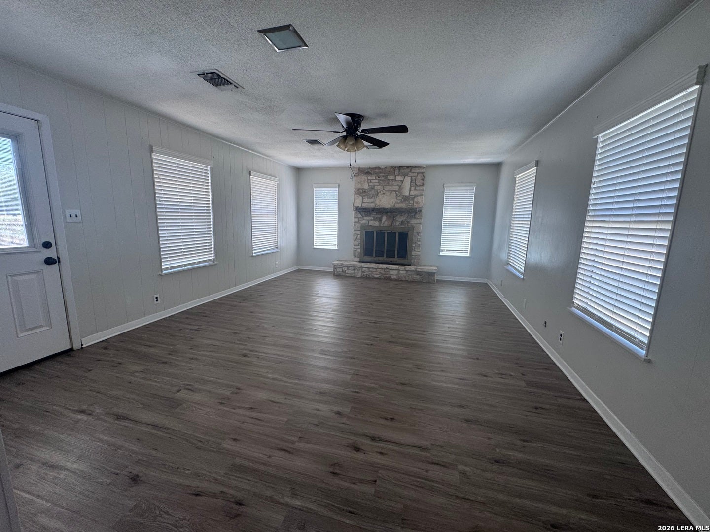 303 DRY HOLLOW RD