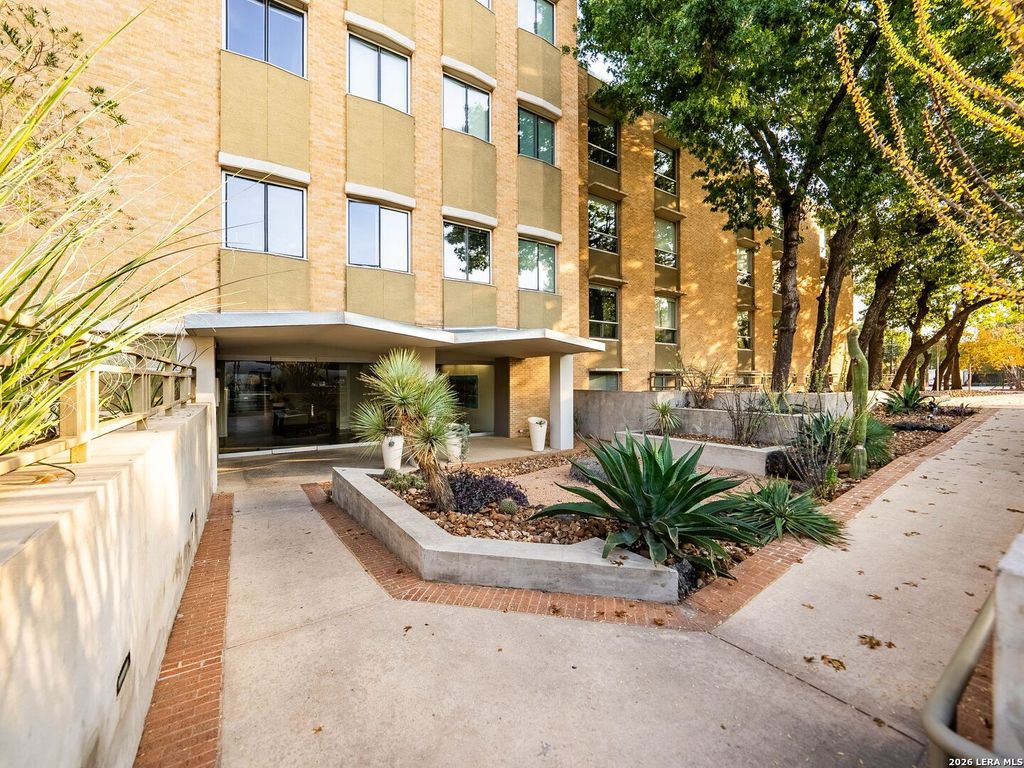 Photo of 1115 S Alamo 2102 #2102, San Antonio, TX 78210 (MLS # 1963074)