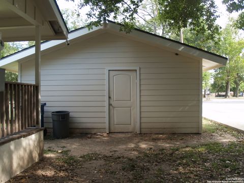 A home in McQueeney