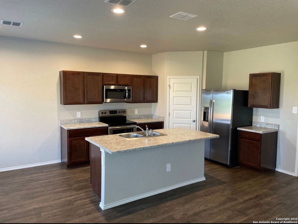 Photo of 13128 CANDACE WAY, St Hedwig, TX 78152 (MLS # 1915513)