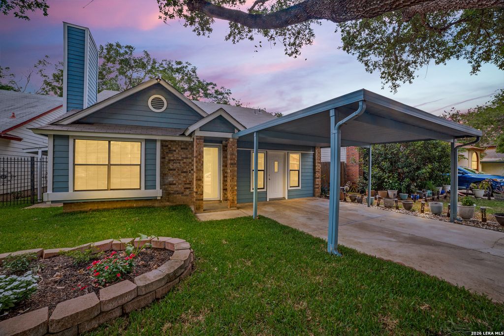 Photo of 2922 Ash Field Dr, San Antonio, TX 78245 (MLS # 1965315)