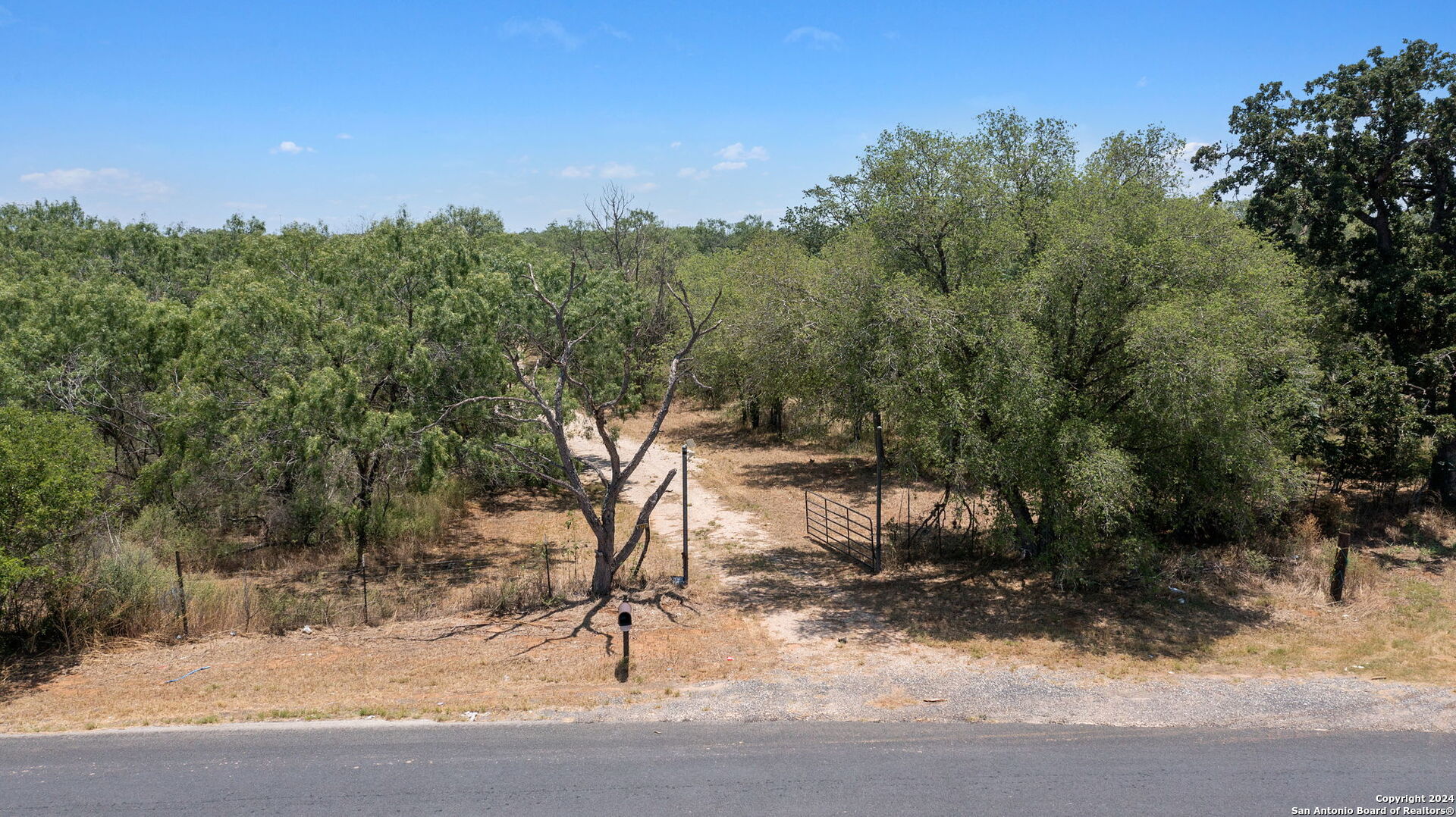 19366 Benton City Rd, Somerset, TX 78069
