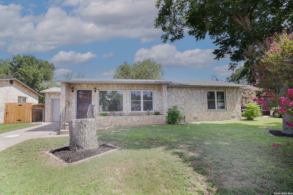Photo of 1135 Vanderbilt, San Antonio, TX 78210 (MLS # 2003088)