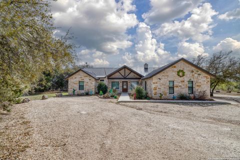 274 Mountain Laurel Ln ConCan TX 78838