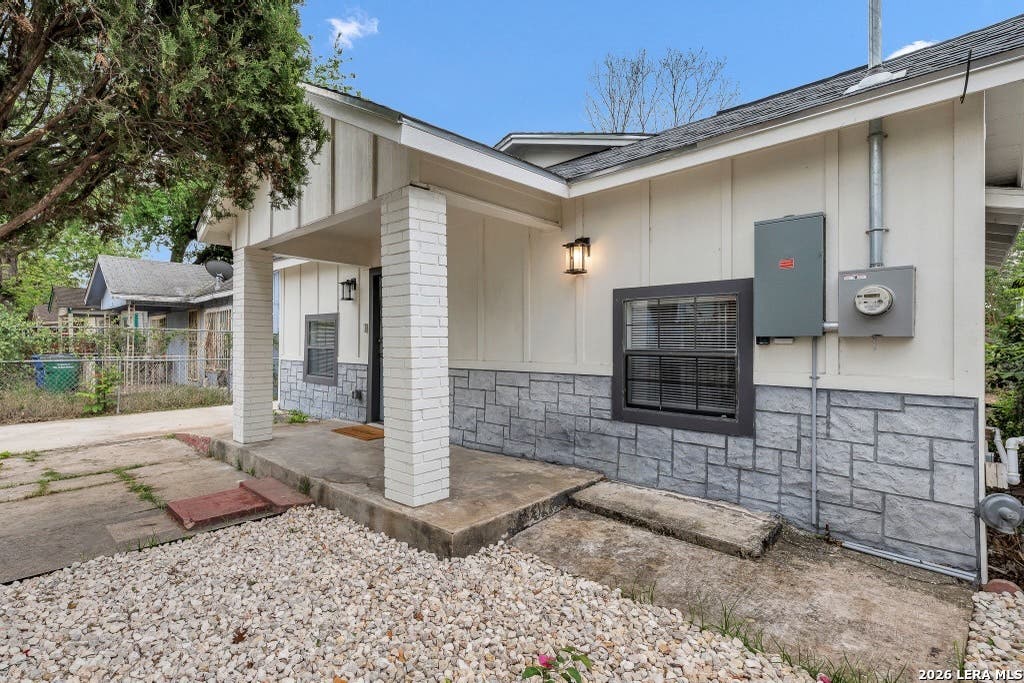 Photo of 154 W Zavalla, San Antonio, TX 78204 (MLS # 1954789)