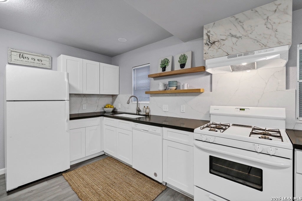 Photo of 154 W Zavalla, San Antonio, TX 78204 (MLS # 1954789)
