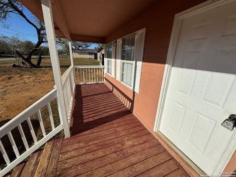 A home in Jourdanton