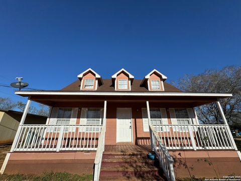 A home in Jourdanton