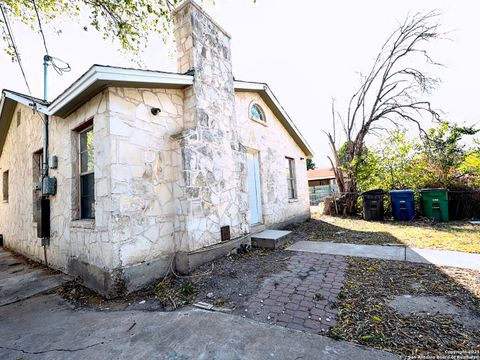 1330 Fenfield San Antonio TX 78211