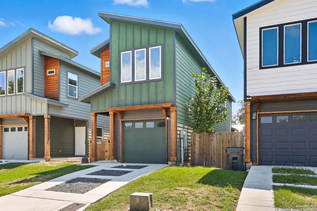 Photo of 1958 E Crockett, San Antonio, TX 78202 (MLS # 1929499)