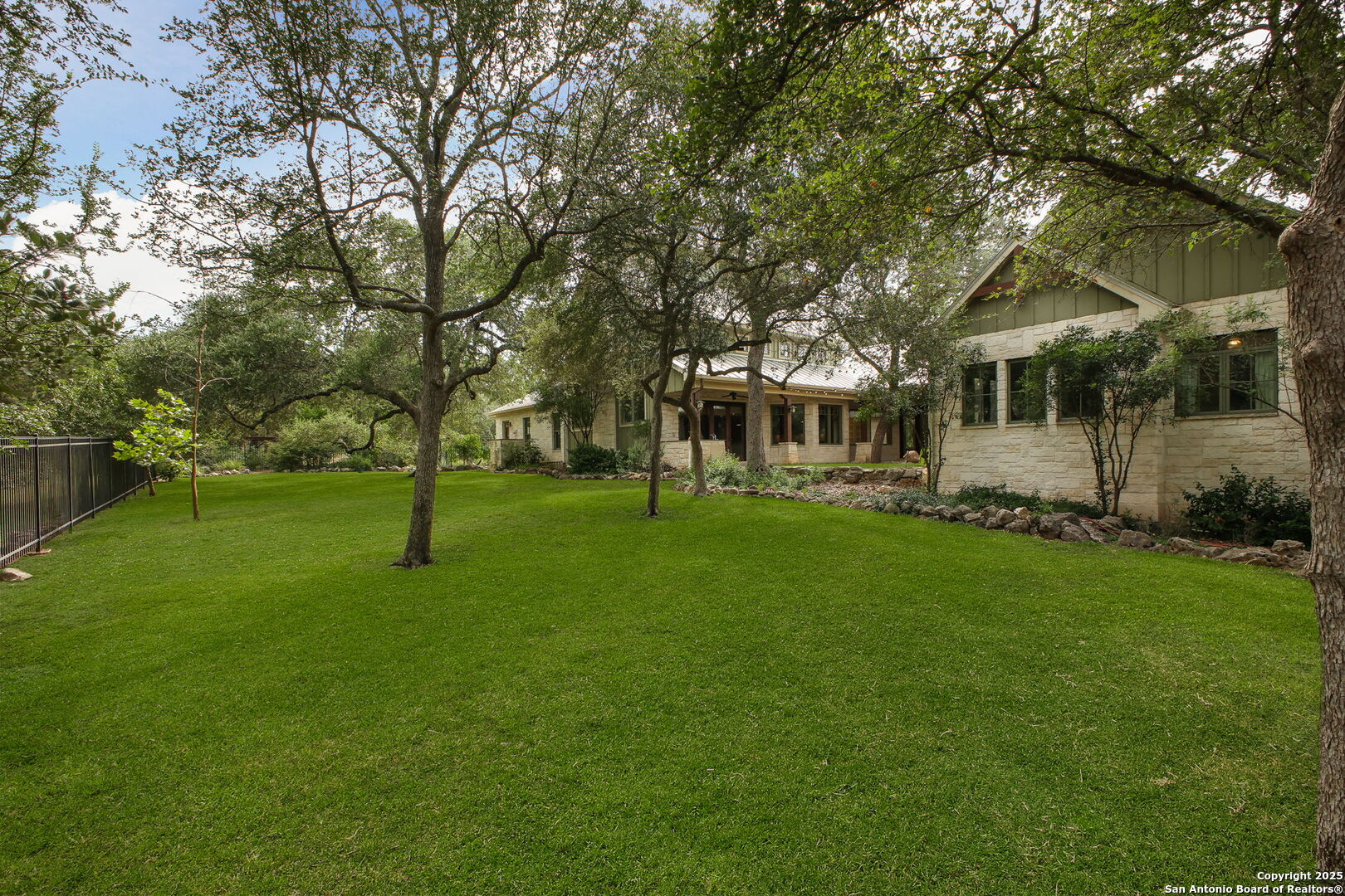 New Braunfels, Texas 78132, United States, 4 Bedrooms Bedrooms, ,5 BathroomsBathrooms,Residential,Active,189623