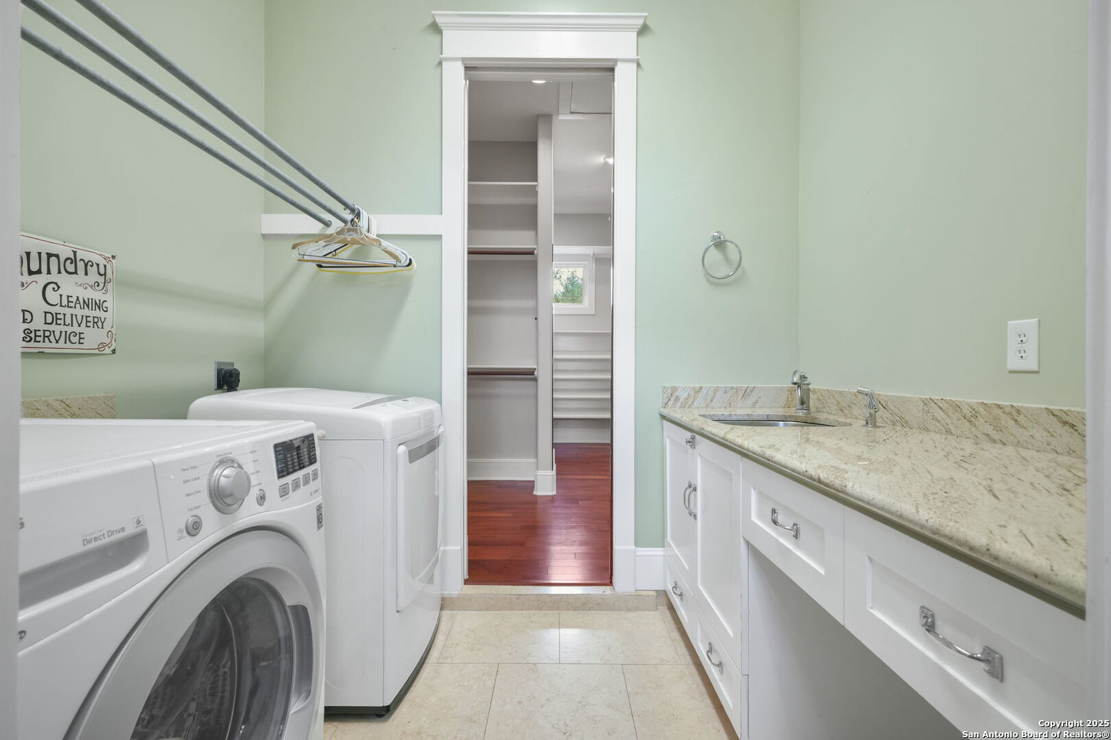 New Braunfels, Texas 78132, United States, 4 Bedrooms Bedrooms, ,5 BathroomsBathrooms,Residential,Active,189623