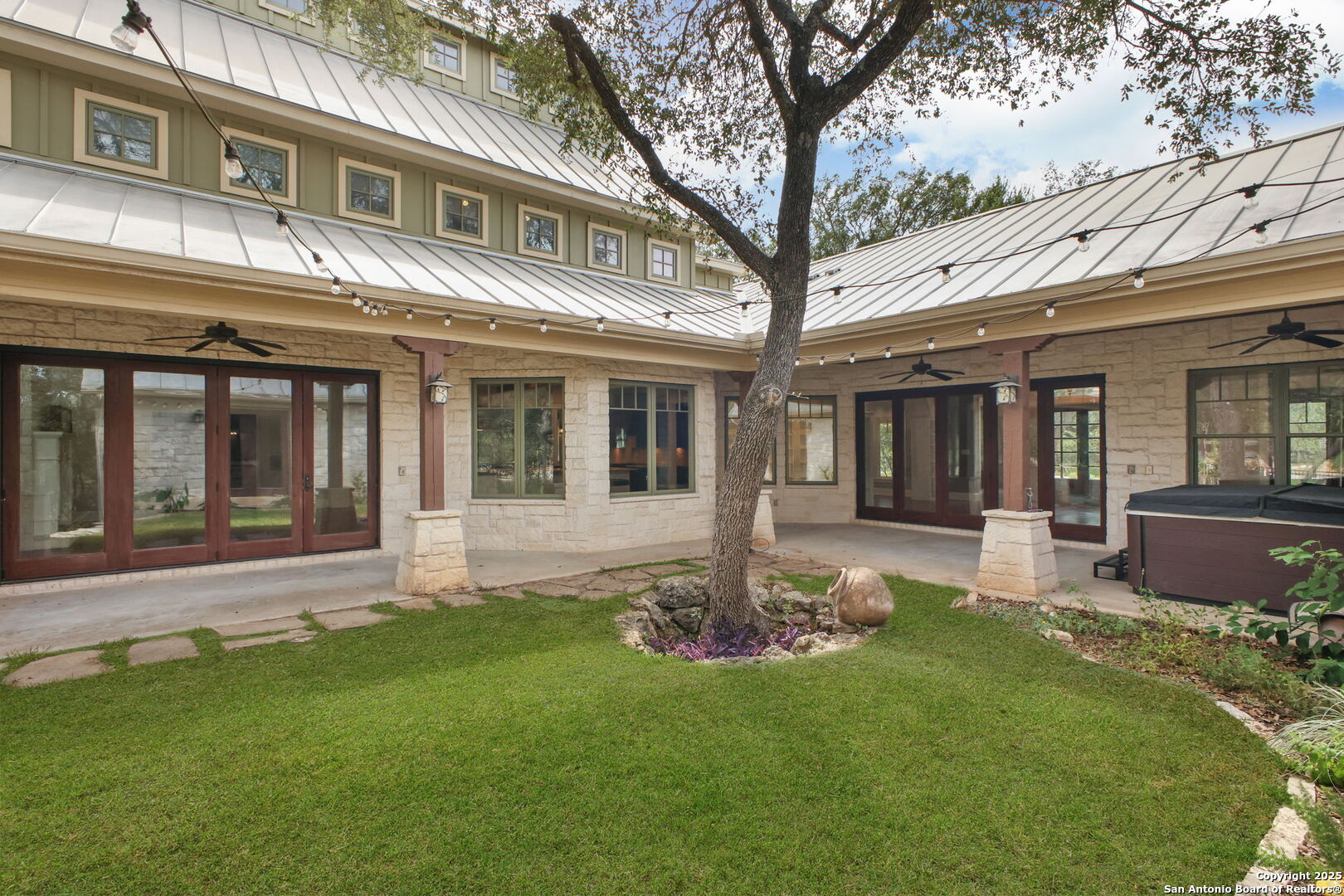 New Braunfels, Texas 78132, United States, 4 Bedrooms Bedrooms, ,5 BathroomsBathrooms,Residential,Active,189623