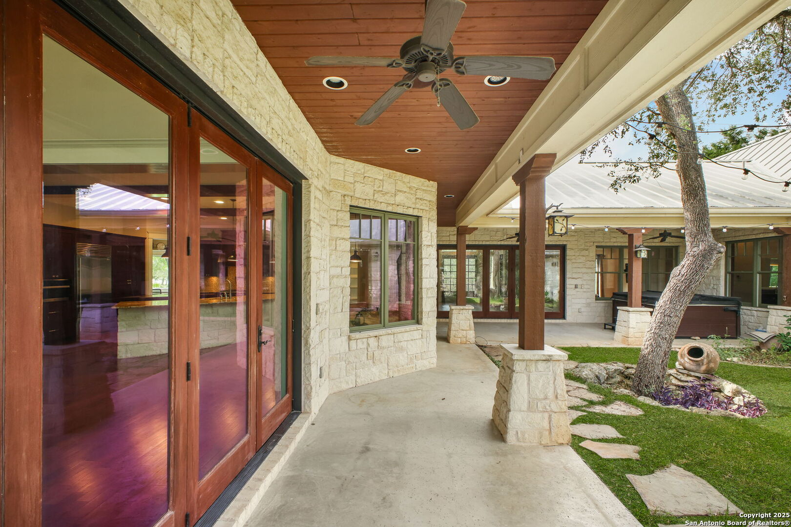 New Braunfels, Texas 78132, United States, 4 Bedrooms Bedrooms, ,5 BathroomsBathrooms,Residential,Active,189623