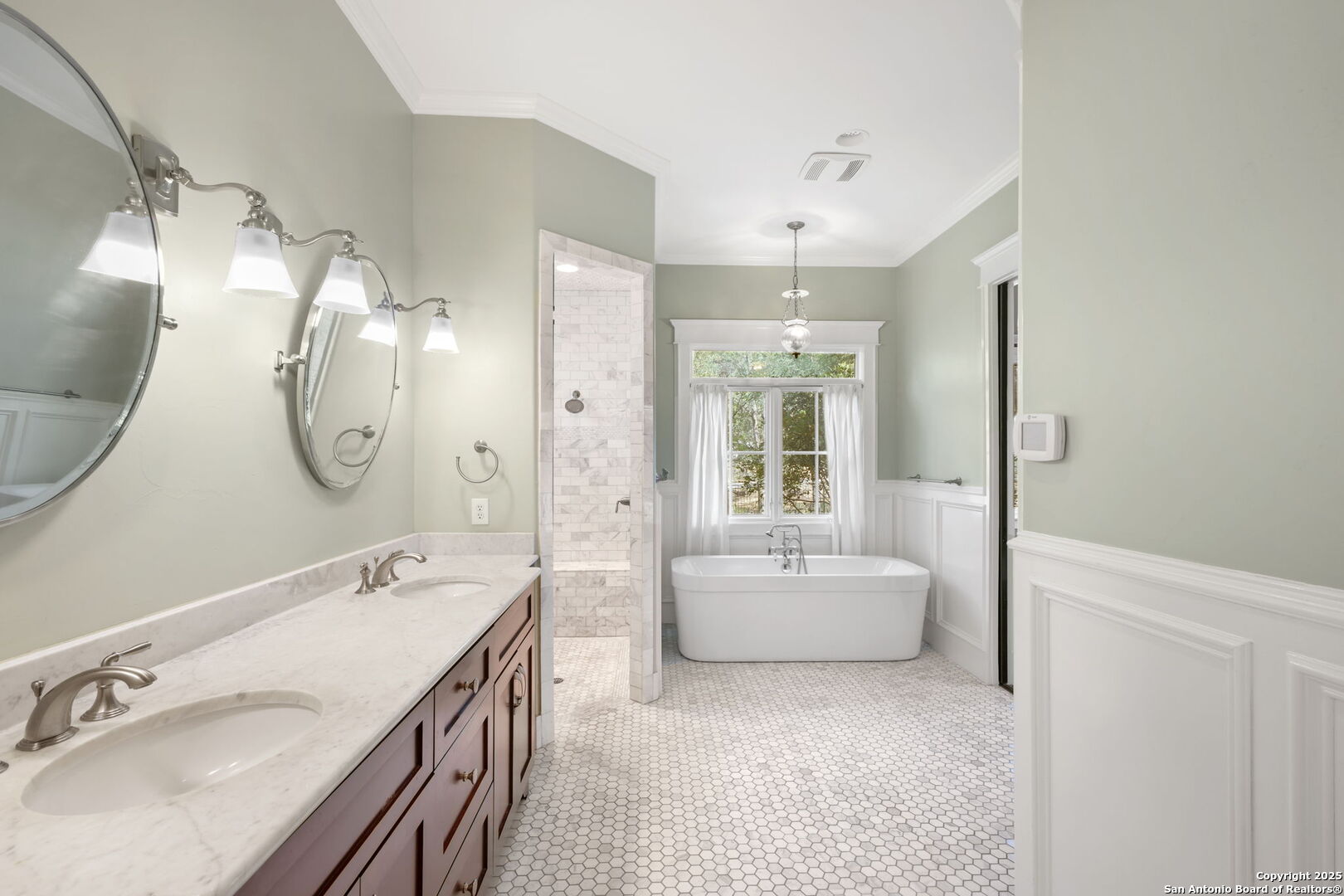 New Braunfels, Texas 78132, United States, 4 Bedrooms Bedrooms, ,5 BathroomsBathrooms,Residential,Active,189623