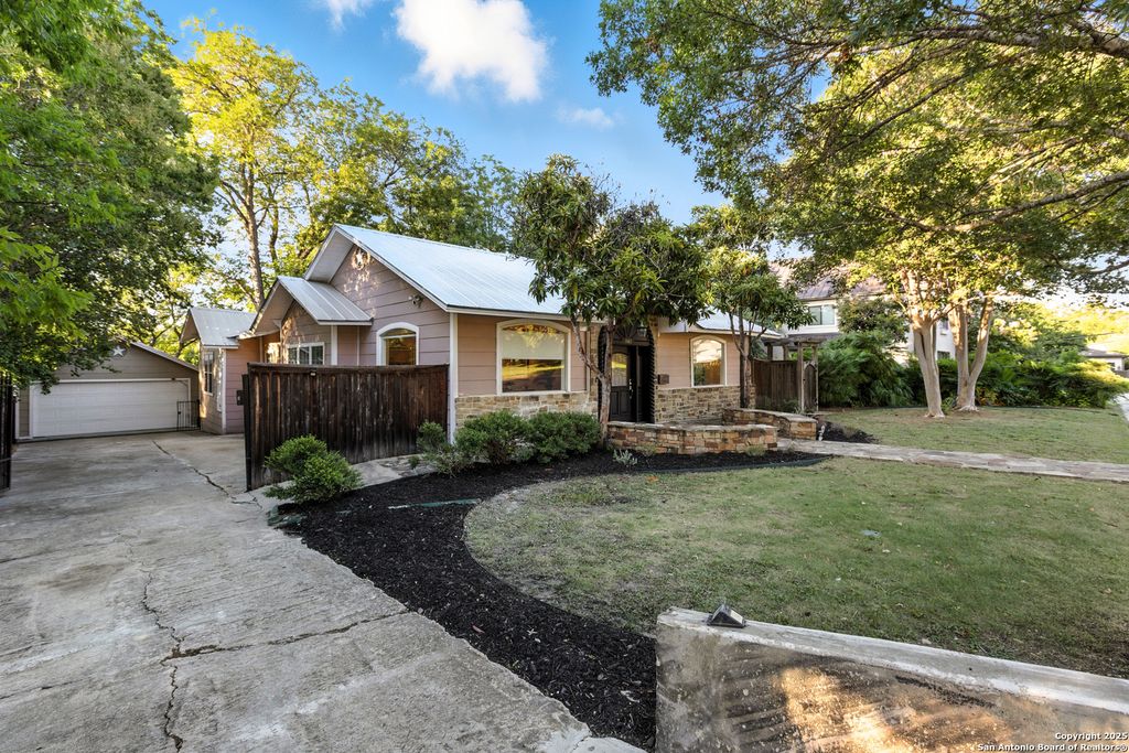 Photo of 161 Barilla, Alamo Heights, TX 78209 (MLS # 1884479)