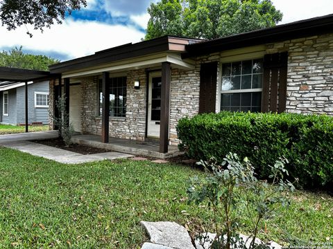 Single Family Residence in San Antonio TX 5059 Galahad Dr.jpg