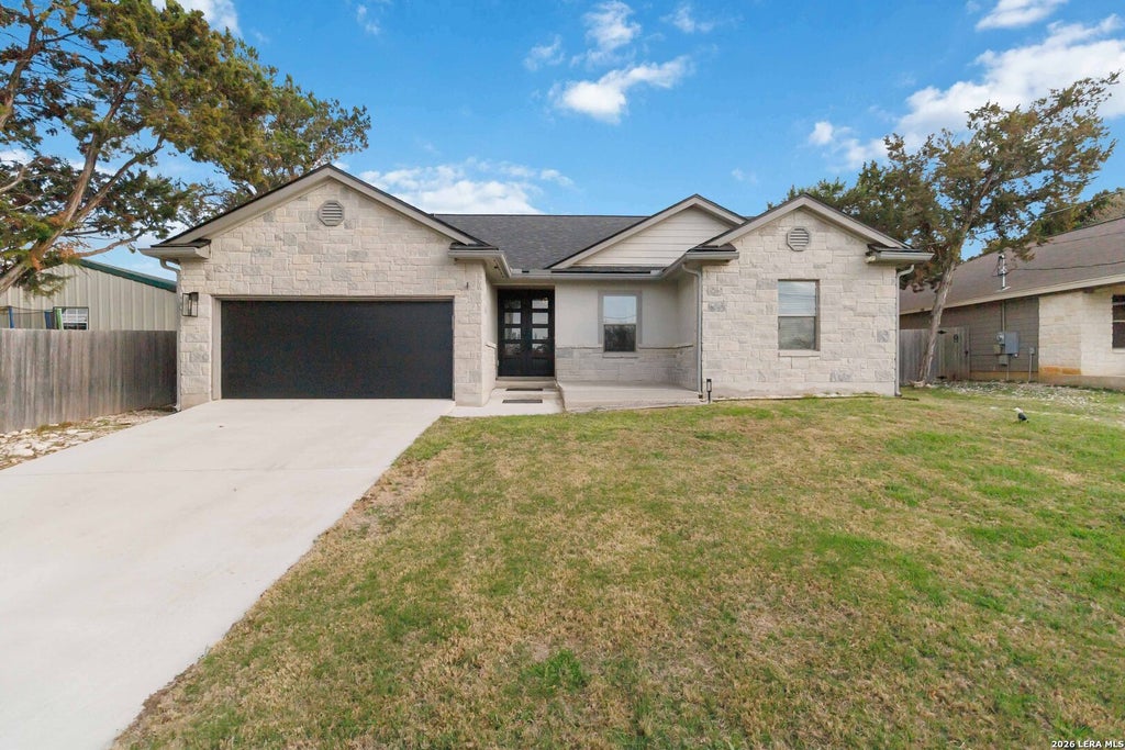 Photo of 570 Forest Crest, Canyon Lake, TX 78133 (MLS # 1947114)