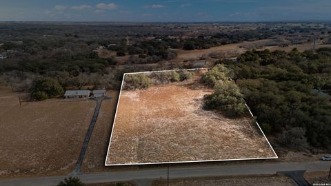 246 Shamrock Dr., Floresville TX 78114