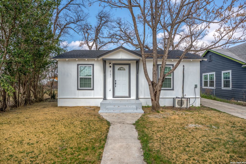 Photo of 2151 E Crockett, San Antonio, TX 78202 (MLS # 1946336)