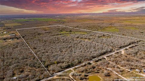 399 Seals Creek Lockhart TX 78644