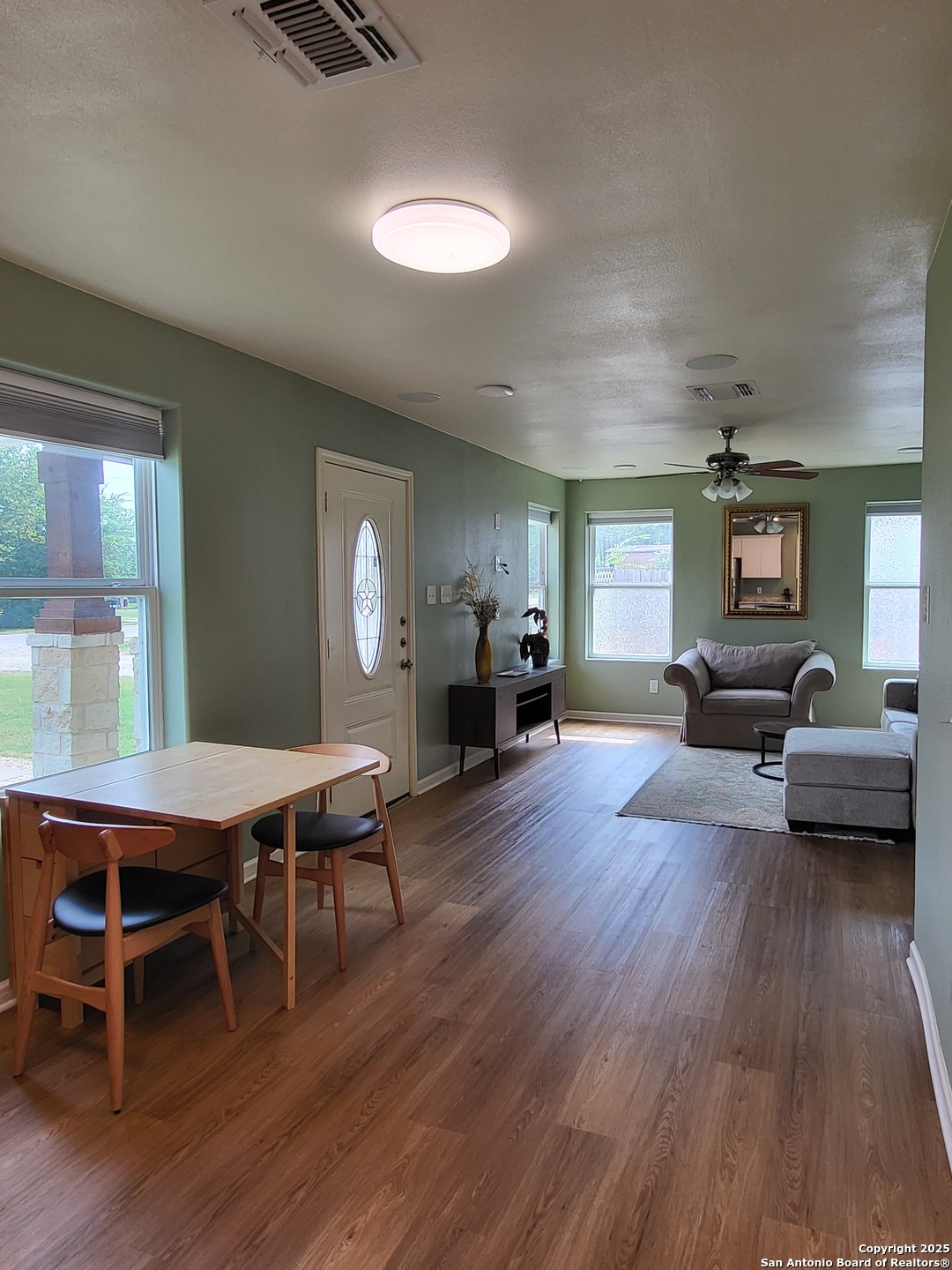 312 E Klein St