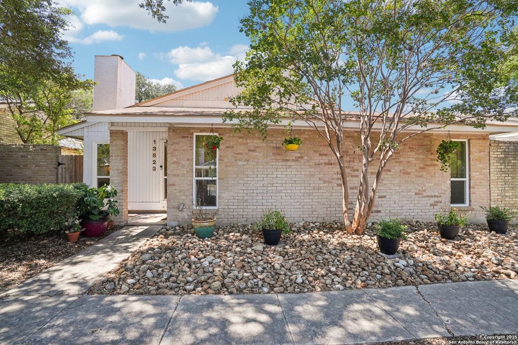 Photo of 13823 Brays Forest, San Antonio, TX 78217 (MLS # 1916251)