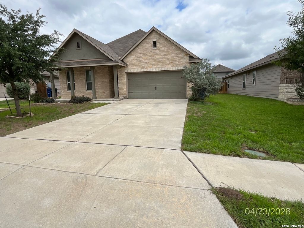 Photo of 368 Walnut CRK, New Braunfels, TX 78130 (MLS # 1973423)