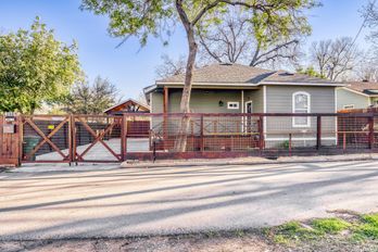 Single Family Residence at 1114 W Myrtle